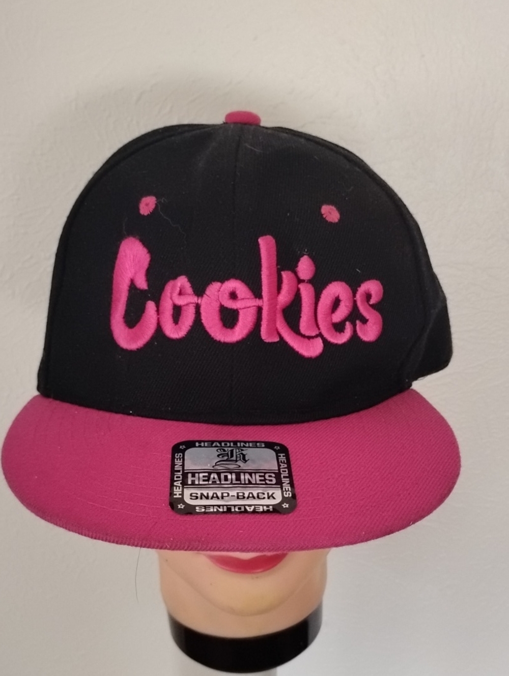 NWT Cookies Pink Black Snapback Hat Embroidered Logo Adjustable